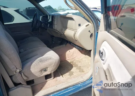 1997 GMC Sierra 1500 Sl Wideside z USA, uszkodzony, nr VIN 1GTEK14R4VZ525807